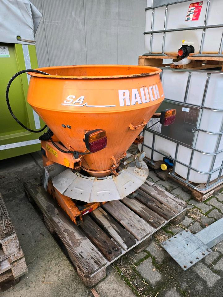 Rauch 250 Salzstreuer für Kleintraktor Iseki Kubota Winterdienst - Zout/ Zandstrooier: afbeelding 1 Rauch 250 Salzstreuer für Kleintraktor Iseki Kubota Winterdienst - Zout/ Zandstrooier: afbeelding 1