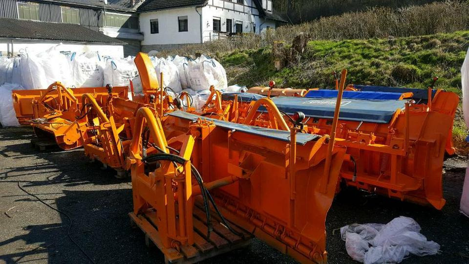 Schneepflug Schmidt Beilhack Winterdienst Schneeschild Unimog - Sneeuwschuif: afbeelding 1 Schneepflug Schmidt Beilhack Winterdienst Schneeschild Unimog - Sneeuwschuif: afbeelding 1