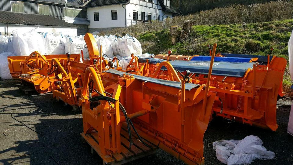 Schneepflug Schmidt Beilhack Winterdienst Schneeschild Unimog Fen - Sneeuwschuif: afbeelding 2 Schneepflug Schmidt Beilhack Winterdienst Schneeschild Unimog Fen - Sneeuwschuif: afbeelding 2