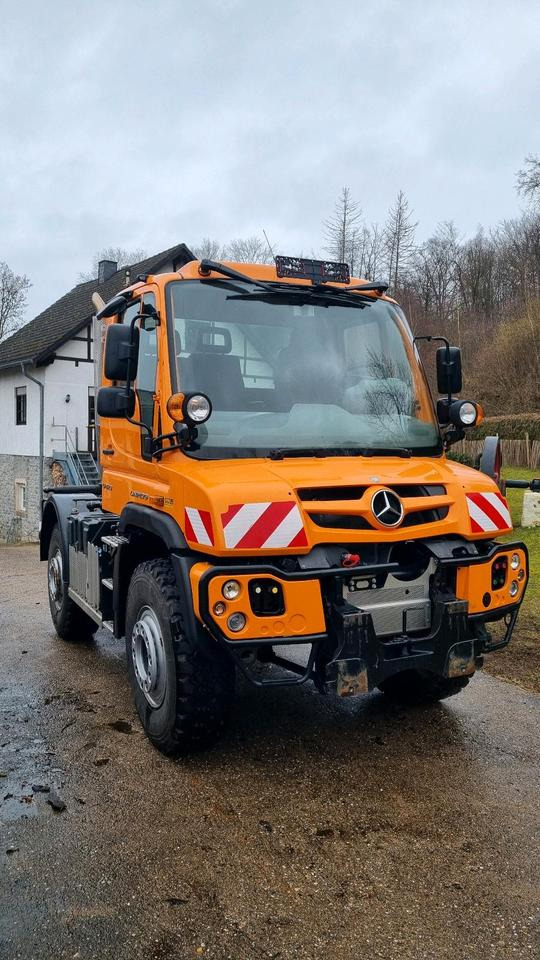 Unimog 423 405 Mercedes-Benz U423 EAS Kipper UGN UGE - Vrachtwagen met open laadbak, Gemeentelijke machine/ Speciaal: afbeelding 2 Unimog 423 405 Mercedes-Benz U423 EAS Kipper UGN UGE - Vrachtwagen met open laadbak, Gemeentelijke machine/ Speciaal: afbeelding 2