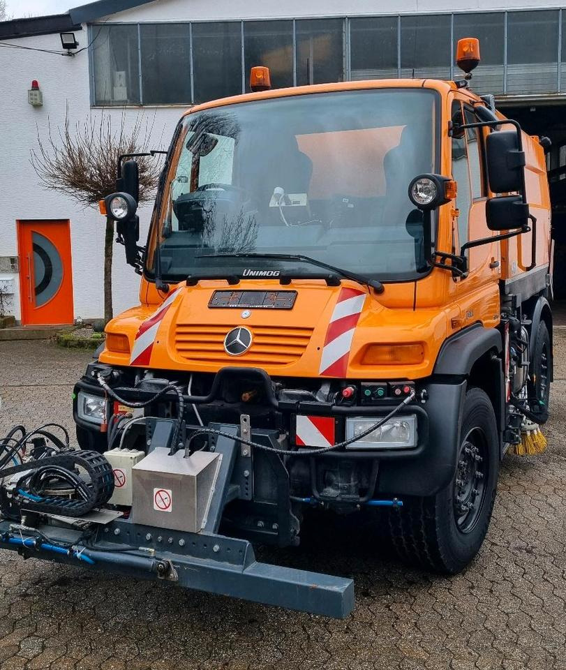 Unimog Kehrmaschine U400 405 Mercedes-Benz Hydrostat Wechsellenkung Variopilot - Veegwagen: afbeelding 3 Unimog Kehrmaschine U400 405 Mercedes-Benz Hydrostat Wechsellenkung Variopilot - Veegwagen: afbeelding 3