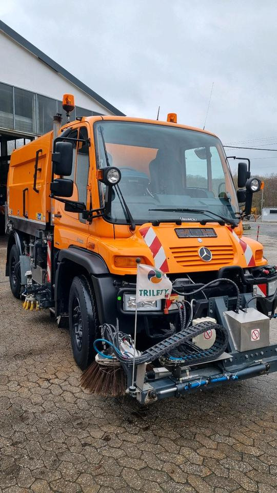 Unimog Kehrmaschine U400 405 Mercedes-Benz Hydrostat Wechsellenkung Variopilot - Veegwagen: afbeelding 4 Unimog Kehrmaschine U400 405 Mercedes-Benz Hydrostat Wechsellenkung Variopilot - Veegwagen: afbeelding 4