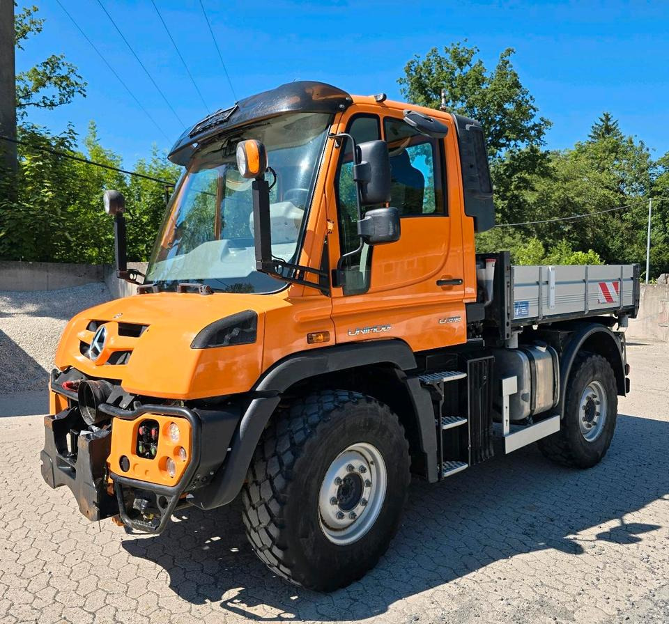 Unimog U318 NKS-F-UGE-42 Mercedes-Benz 405/10 405/12 UGE Mercedes-Benz U 318 323 327 423 427 429 430 EasyDrive Variopilot - Sneeuwruimer: afbeelding 1 Unimog U318 NKS-F-UGE-42 Mercedes-Benz 405/10 405/12 UGE Mercedes-Benz U 318 323 327 423 427 429 430 EasyDrive Variopilot - Sneeuwruimer: afbeelding 1