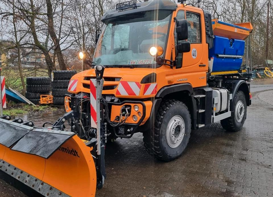 Zu vermieten Unimog 405 U427 Winterdienst Schmidt Salzstreuer 423 429 430 Mercedes Benz 318 527 Vermietung - Sneeuwruimer: afbeelding 1 Zu vermieten Unimog 405 U427 Winterdienst Schmidt Salzstreuer 423 429 430 Mercedes Benz 318 527 Vermietung - Sneeuwruimer: afbeelding 1