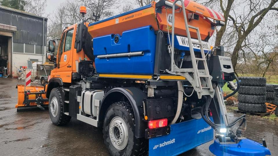 Zu vermieten Unimog 405 U427 Winterdienst Schmidt Salzstreuer 423 429 430 Mercedes Benz 318 527 Vermietung - Sneeuwruimer: afbeelding 2 Zu vermieten Unimog 405 U427 Winterdienst Schmidt Salzstreuer 423 429 430 Mercedes Benz 318 527 Vermietung - Sneeuwruimer: afbeelding 2