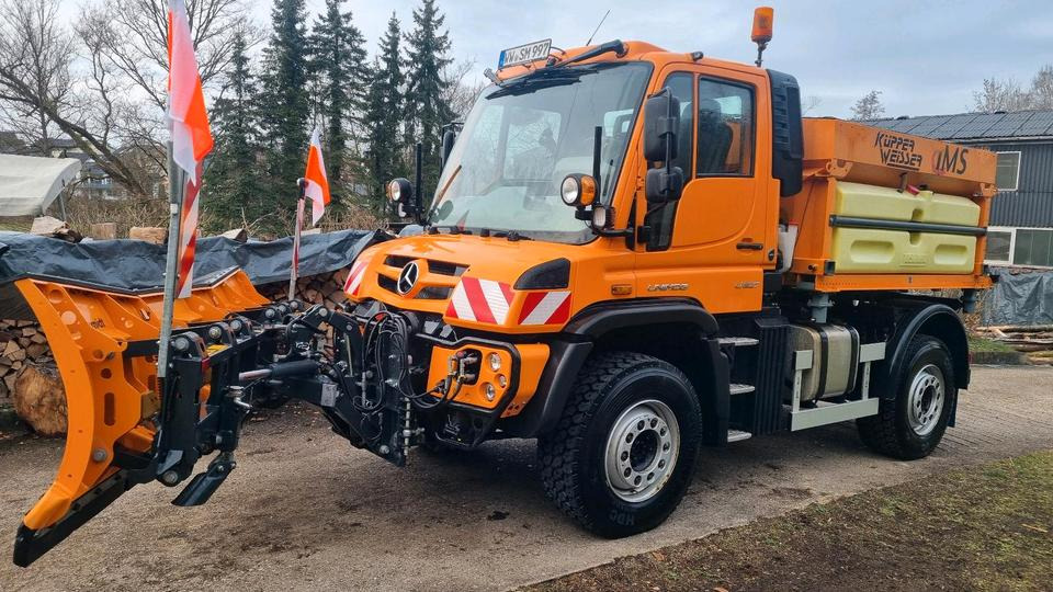 Zu vermieten Unimog 405 U527 Winterdienst Schmidt Salzstreuer 423 429 430 Mercedes Benz 318 527 Vermietung - Sneeuwruimer: afbeelding 2 Zu vermieten Unimog 405 U527 Winterdienst Schmidt Salzstreuer 423 429 430 Mercedes Benz 318 527 Vermietung - Sneeuwruimer: afbeelding 2