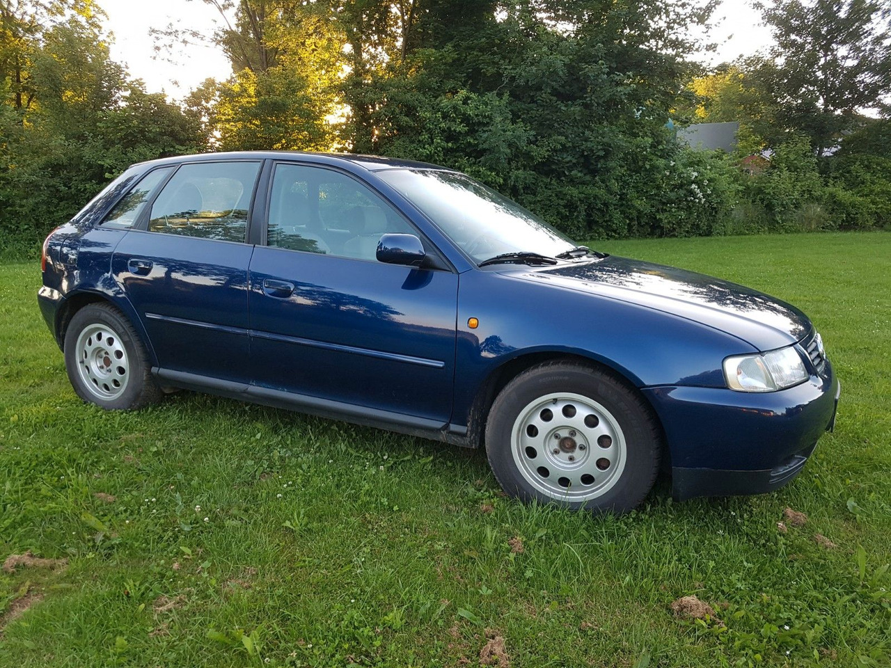 Audi A3 1.9TDI *4-TÜREN*KLIMAAUTOMATIK*AHK* - Sedan: afbeelding 2 Audi A3 1.9TDI *4-TÜREN*KLIMAAUTOMATIK*AHK* - Sedan: afbeelding 2