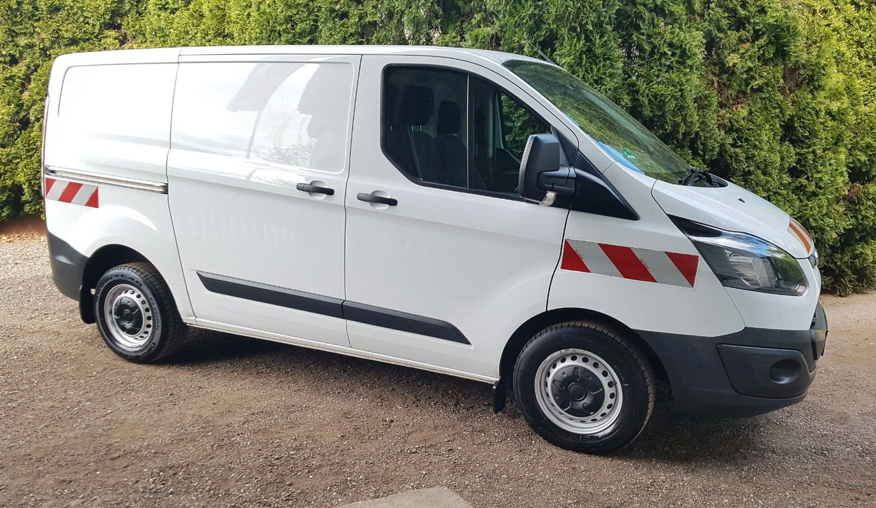 Ford Transit Sortimo Werkstatt 15xauf Lager 1.Hand - Kleine bestelwagen: afbeelding 5 Ford Transit Sortimo Werkstatt 15xauf Lager 1.Hand - Kleine bestelwagen: afbeelding 5