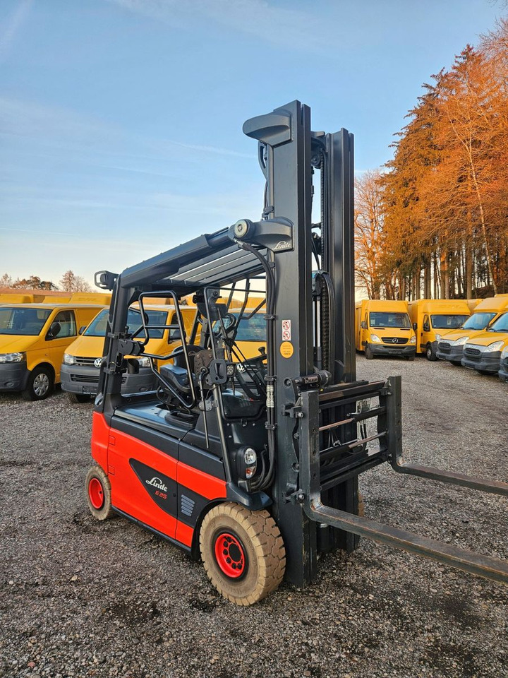 Linde E25 R Roadster , 6.880mm Hubhöhe, StVZO hydr. Zi - Elektrische heftruck: afbeelding 2 Linde E25 R Roadster , 6.880mm Hubhöhe, StVZO hydr. Zi - Elektrische heftruck: afbeelding 2