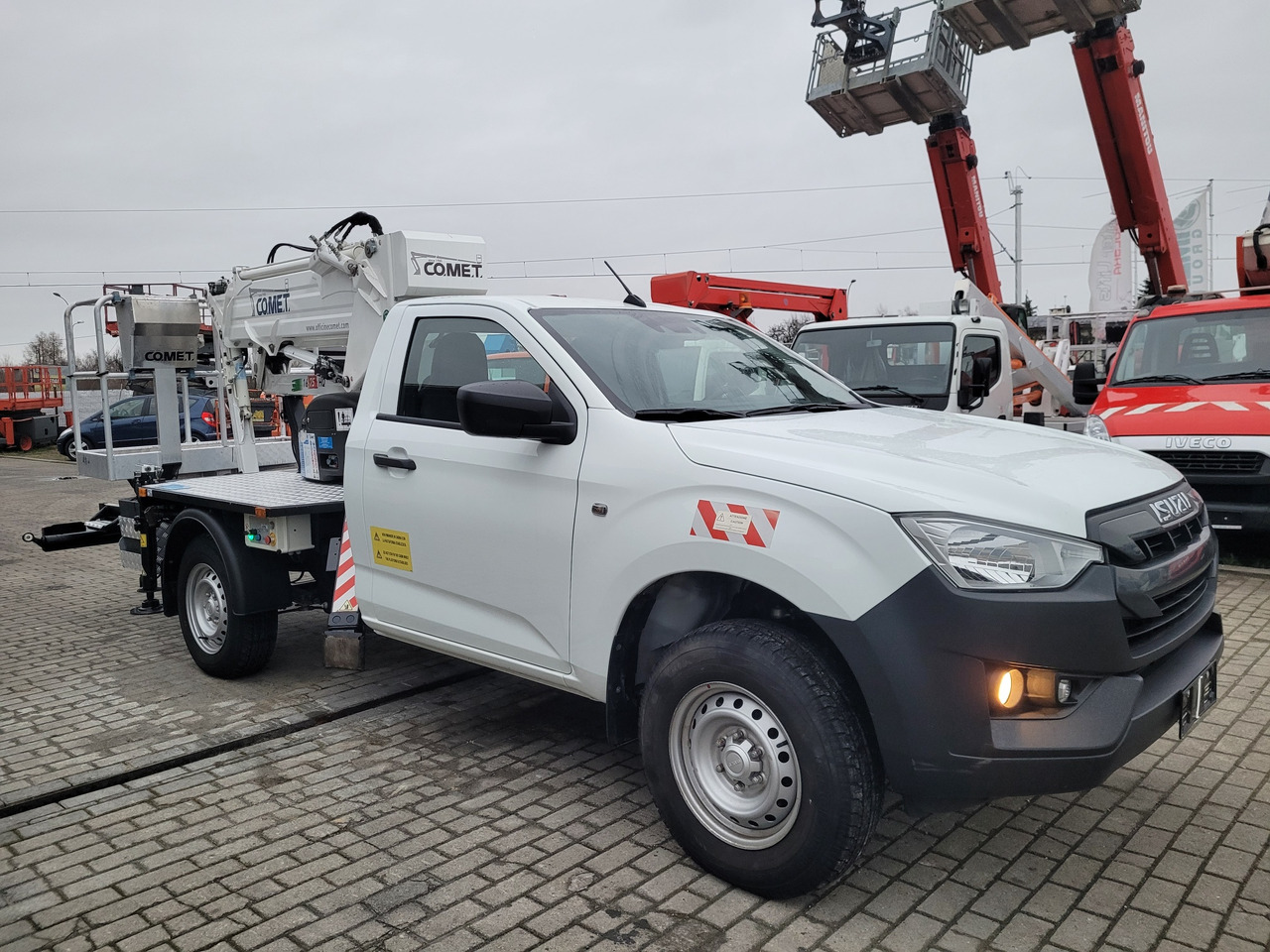 Isuzu D-Max 4x4 podnośnik koszowy 16 m Comet New Eurosky bucket truck boom lift - Vrachtwagen hoogwerker: afbeelding 3 Isuzu D-Max 4x4 podnośnik koszowy 16 m Comet New Eurosky bucket truck boom lift - Vrachtwagen hoogwerker: afbeelding 3