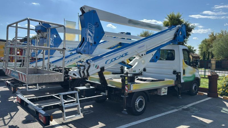 Iveco 35S14 podnośnik koszowy 27 m Socage ForSte 27D SPEED - Vrachtwagen hoogwerker: afbeelding 3 Iveco 35S14 podnośnik koszowy 27 m Socage ForSte 27D SPEED - Vrachtwagen hoogwerker: afbeelding 3