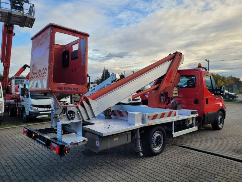 Iveco Daily 35S11 podnośnik koszowy 20 m Multitel MT202DS - Vrachtwagen hoogwerker: afbeelding 3 Iveco Daily 35S11 podnośnik koszowy 20 m Multitel MT202DS - Vrachtwagen hoogwerker: afbeelding 3