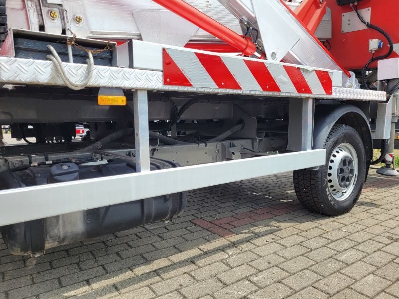 Iveco Daily 35S12 podnośnik koszowy 21 m Multitel MX210 - Vrachtwagen hoogwerker: afbeelding 4 Iveco Daily 35S12 podnośnik koszowy 21 m Multitel MX210 - Vrachtwagen hoogwerker: afbeelding 4