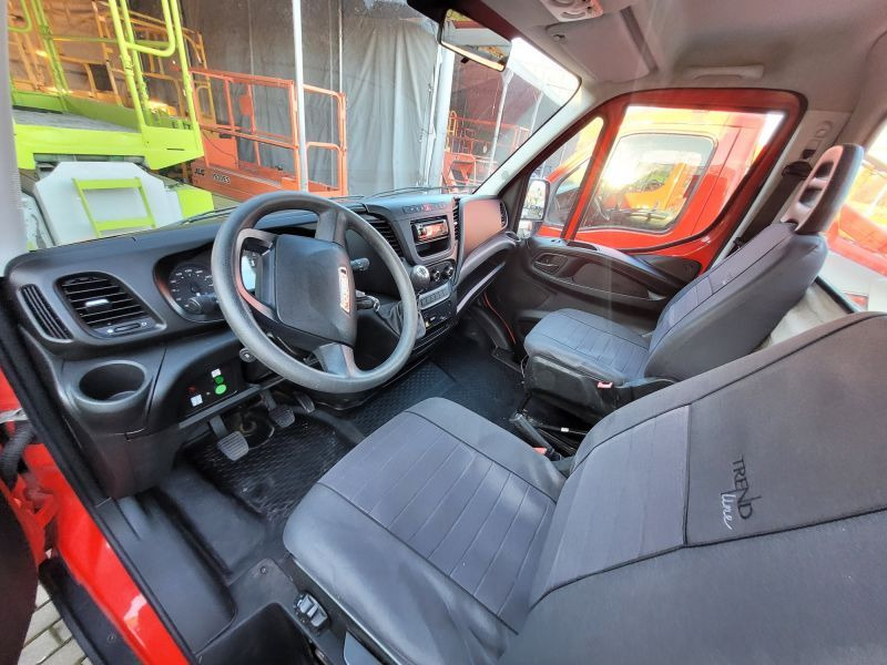 Iveco Daily 35S12 podnośnik koszowy 25 m Multitel MX250 - Vrachtwagen hoogwerker: afbeelding 5 Iveco Daily 35S12 podnośnik koszowy 25 m Multitel MX250 - Vrachtwagen hoogwerker: afbeelding 5