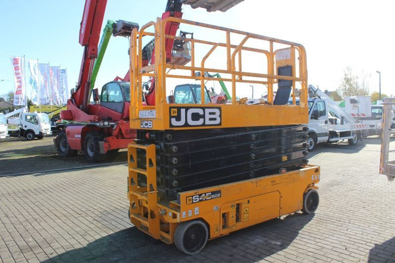 JCB podnośnik nożycowy elektryczny 16 m JCB S4550E - Schaarlift: afbeelding 4 JCB podnośnik nożycowy elektryczny 16 m JCB S4550E - Schaarlift: afbeelding 4