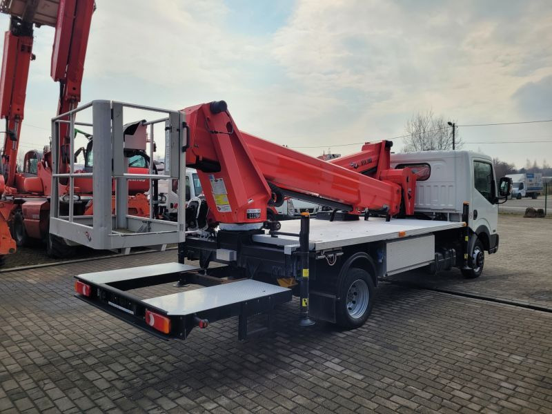 Nissan Cabstar NT400 podnośnik koszowy 24 m Versalift VTX-240 bucket truck boom lift - Vrachtwagen hoogwerker: afbeelding 5 Nissan Cabstar NT400 podnośnik koszowy 24 m Versalift VTX-240 bucket truck boom lift - Vrachtwagen hoogwerker: afbeelding 5