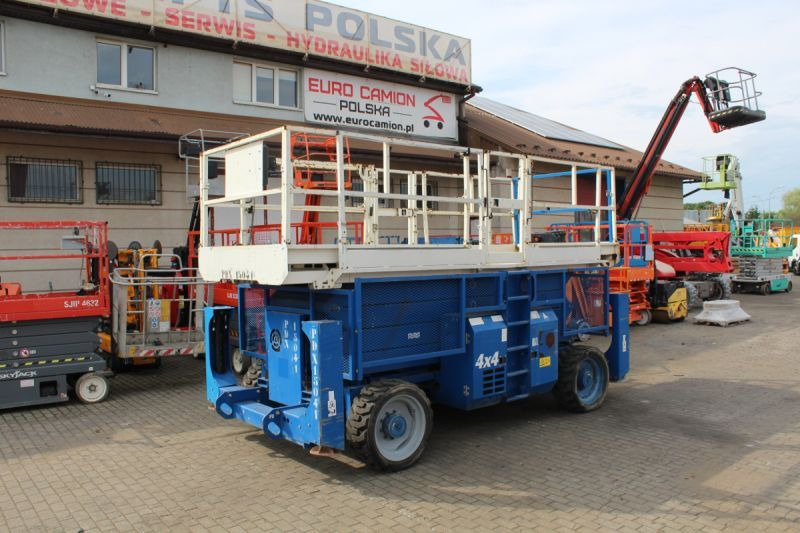 Podnośnik nożycowy 4x4 spalinowy 15 m Genie GS4390 - Schaarlift: afbeelding 1 Podnośnik nożycowy 4x4 spalinowy 15 m Genie GS4390 - Schaarlift: afbeelding 1