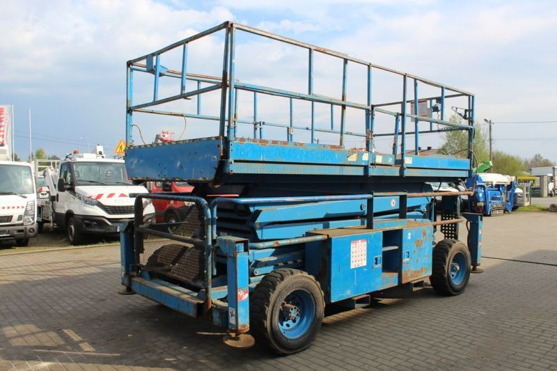Podnośnik nożycowy 4x4 spalinowy 15 m Skyjack SJ9241 - Schaarlift: afbeelding 4 Podnośnik nożycowy 4x4 spalinowy 15 m Skyjack SJ9241 - Schaarlift: afbeelding 4