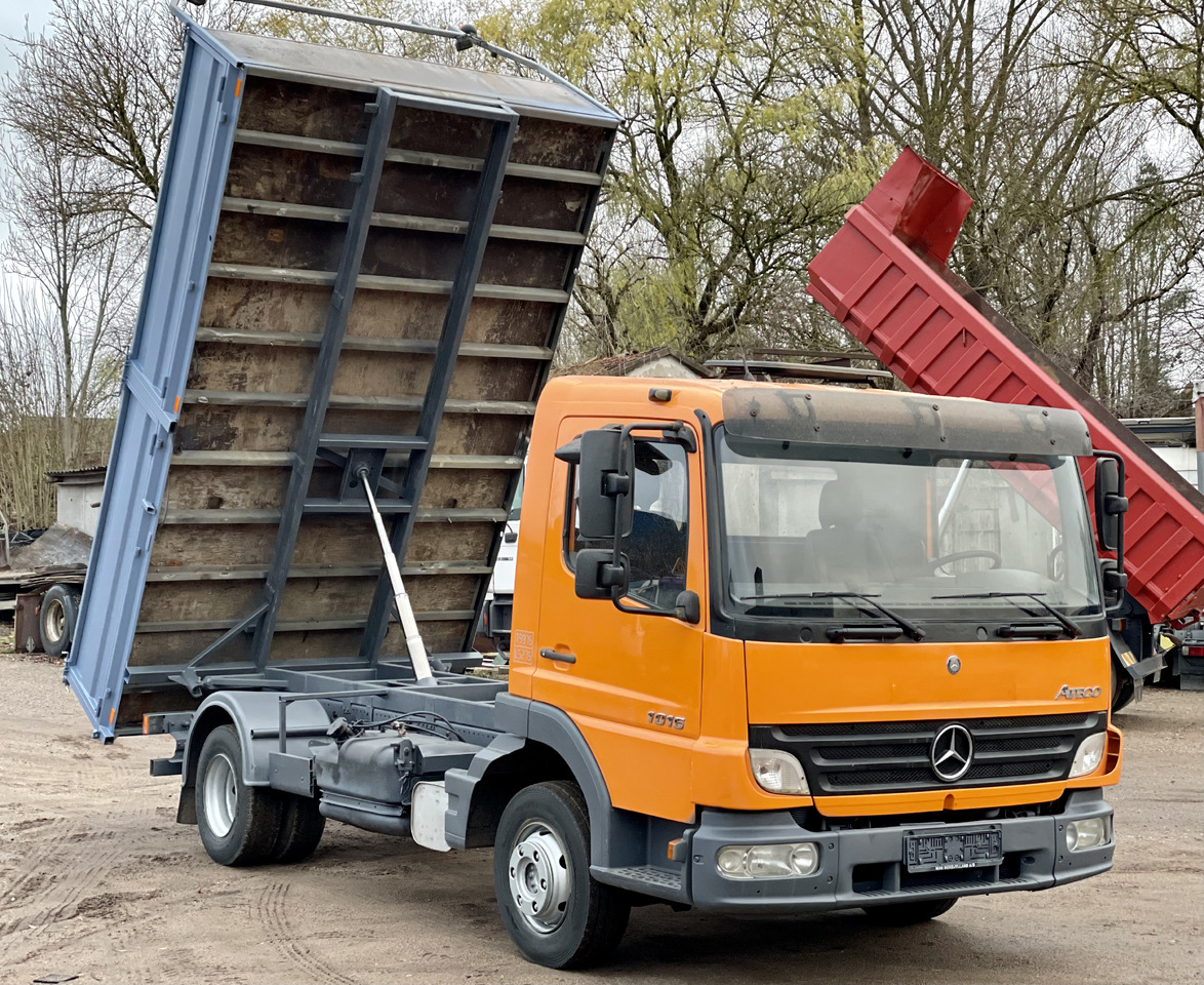 MERCEDES-BENZ ATEGO - Kipper vrachtwagen: afbeelding 2 MERCEDES-BENZ ATEGO - Kipper vrachtwagen: afbeelding 2