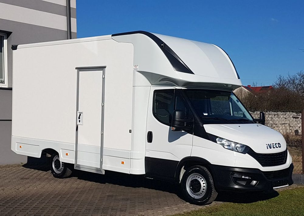 Iveco DAILY KONTENER NISKOPODŁOGOWY 4,43x2,23x2,42 SKLEP FOODTRUCK BAR KLIMA KONIOWÓZ KAMPER - Zelfrijdende verkoopwagen: afbeelding 1 Iveco DAILY KONTENER NISKOPODŁOGOWY 4,43x2,23x2,42 SKLEP FOODTRUCK BAR KLIMA KONIOWÓZ KAMPER - Zelfrijdende verkoopwagen: afbeelding 1