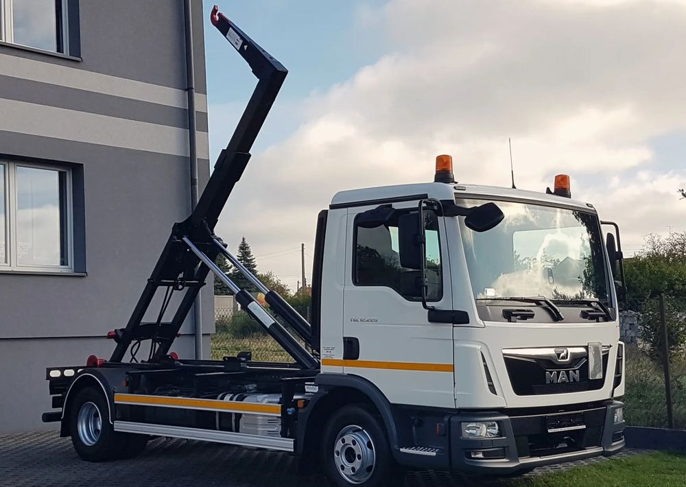 MAN TGL 12.220 HAKOWIEC 4x2 KLIMA - Haakarmsysteem vrachtwagen: afbeelding 1 MAN TGL 12.220 HAKOWIEC 4x2 KLIMA - Haakarmsysteem vrachtwagen: afbeelding 1