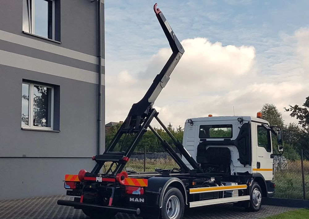 MAN TGL 12.220 HAKOWIEC 4x2 KLIMA - Haakarmsysteem vrachtwagen: afbeelding 4 MAN TGL 12.220 HAKOWIEC 4x2 KLIMA - Haakarmsysteem vrachtwagen: afbeelding 4