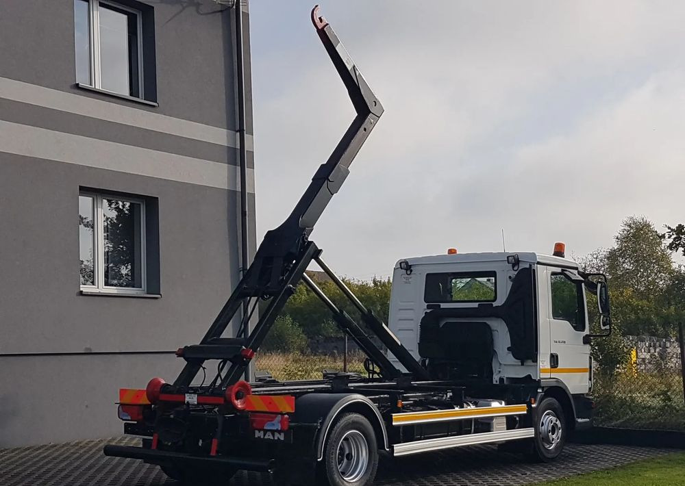 MAN TGL 12.220 HAKOWIEC 4x2 KLIMA - Haakarmsysteem vrachtwagen: afbeelding 4 MAN TGL 12.220 HAKOWIEC 4x2 KLIMA - Haakarmsysteem vrachtwagen: afbeelding 4