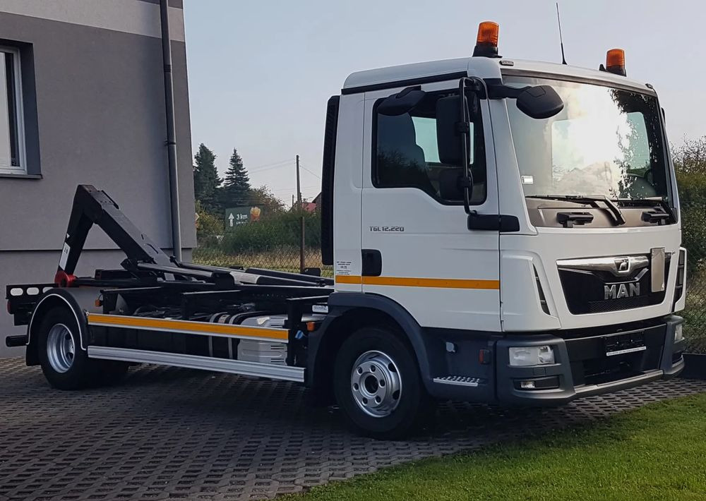 MAN TGL 12.220 HAKOWIEC 4x2 KLIMA - Haakarmsysteem vrachtwagen: afbeelding 5 MAN TGL 12.220 HAKOWIEC 4x2 KLIMA - Haakarmsysteem vrachtwagen: afbeelding 5