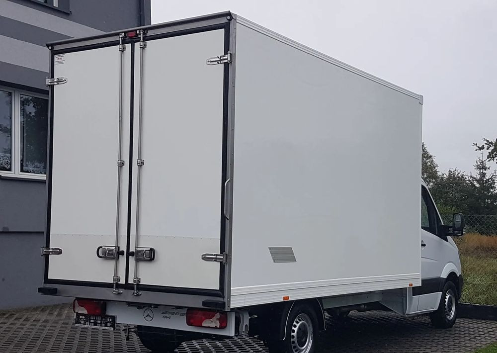 Mercedes-Benz Sprinter KONTENER 8EP 4,21x2,15x2,30 KLIMA 314 CDI MANUAL - Bestelwagen gesloten laadbak: afbeelding 4 Mercedes-Benz Sprinter KONTENER 8EP 4,21x2,15x2,30 KLIMA 314 CDI MANUAL - Bestelwagen gesloten laadbak: afbeelding 4
