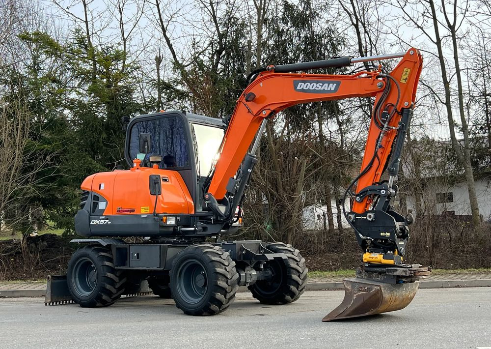 Doosan DOOSAN DX57W *ROTOTILT* 2200 Motogodzin * Jak Nowa * Sprowadzona * Stan Perfekcyjny - Mobiele graafmachine: afbeelding 2 Doosan DOOSAN DX57W *ROTOTILT* 2200 Motogodzin * Jak Nowa * Sprowadzona * Stan Perfekcyjny - Mobiele graafmachine: afbeelding 2
