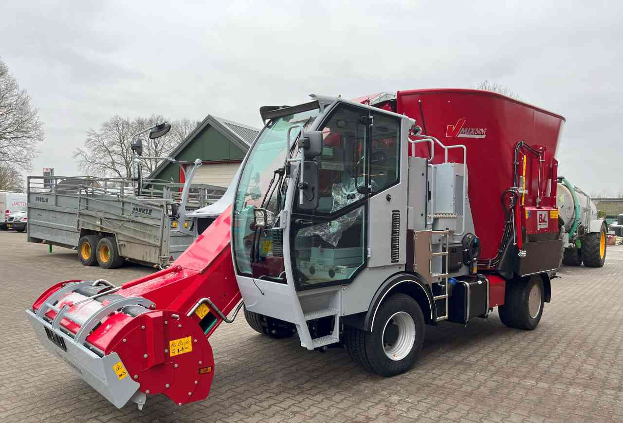 BVL BVL van Lengerich V-MIX Drive Maximus Plus 17.1 LS zelfrijdende - Voermengwagen: afbeelding 2 BVL BVL van Lengerich V-MIX Drive Maximus Plus 17.1 LS zelfrijdende - Voermengwagen: afbeelding 2