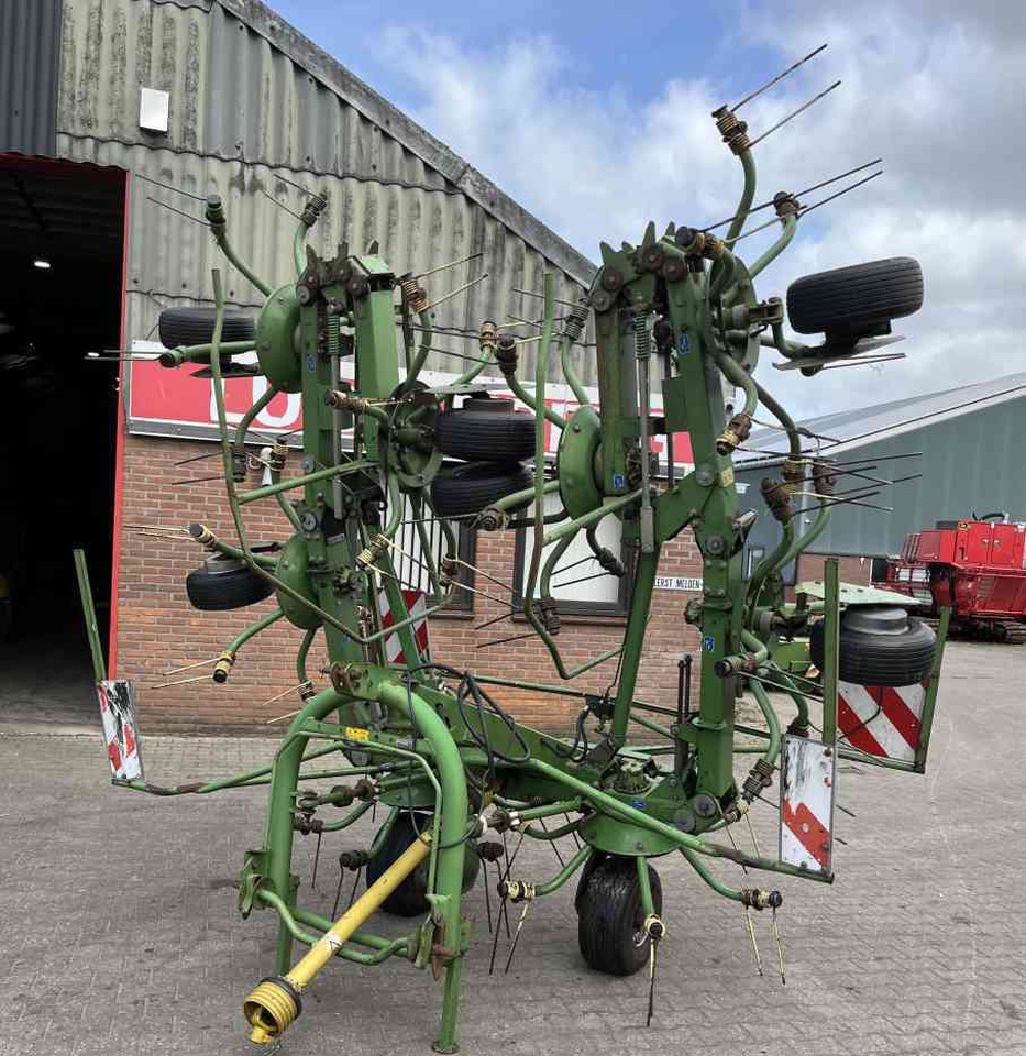Krone KW 8.80/8 Schudder Tedder Kreiselheuer weidebouwmachines - Hooischudder: afbeelding 1 Krone KW 8.80/8 Schudder Tedder Kreiselheuer weidebouwmachines - Hooischudder: afbeelding 1
