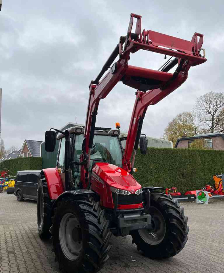 Massey Ferguson 5710S Dyna-4 Essential *Verkocht/sold* - Tractor: afbeelding 3 Massey Ferguson 5710S Dyna-4 Essential *Verkocht/sold* - Tractor: afbeelding 3