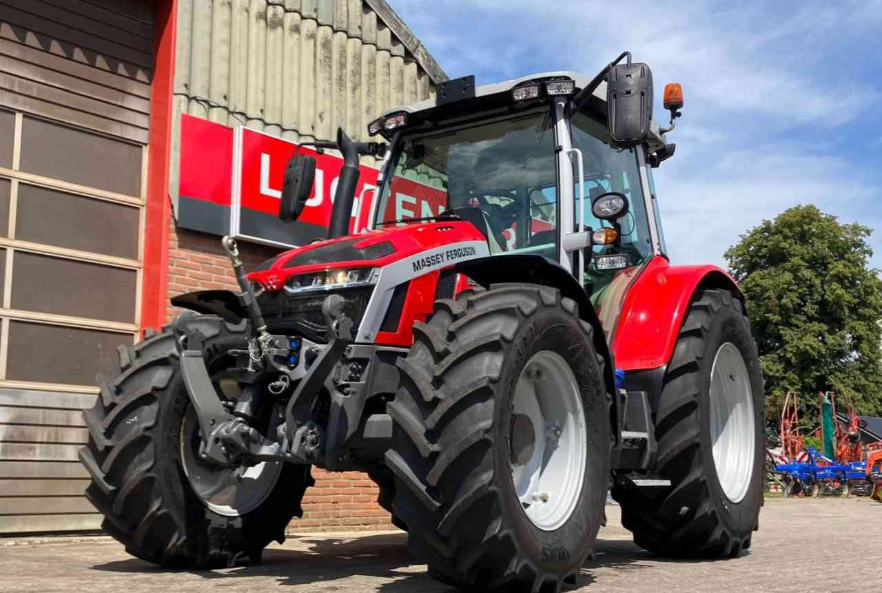 Massey Ferguson 5S.125 Dyna-4 Essential tractoren. - Tractor: afbeelding 3 Massey Ferguson 5S.125 Dyna-4 Essential tractoren. - Tractor: afbeelding 3