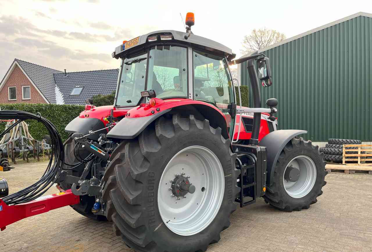 Massey Ferguson 7S.210 Dyna-VT Exclusive Tractoren - Tractor: afbeelding 4 Massey Ferguson 7S.210 Dyna-VT Exclusive Tractoren - Tractor: afbeelding 4