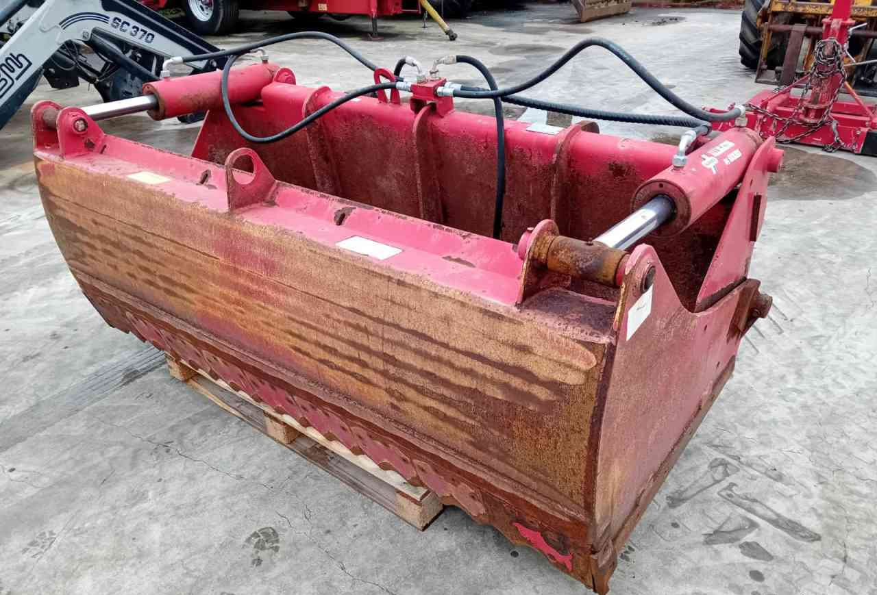 Redrock Allround 85-200 kuilhapper Volvo L30 aansl. voermachines - Silo materieel: afbeelding 1 Redrock Allround 85-200 kuilhapper Volvo L30 aansl. voermachines - Silo materieel: afbeelding 1