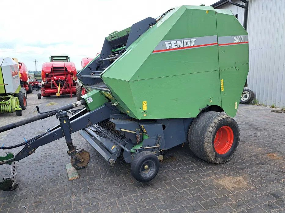 Fendt 2600 Vicon 1901 - Ronde balenpers: afbeelding 1 Fendt 2600 Vicon 1901 - Ronde balenpers: afbeelding 1