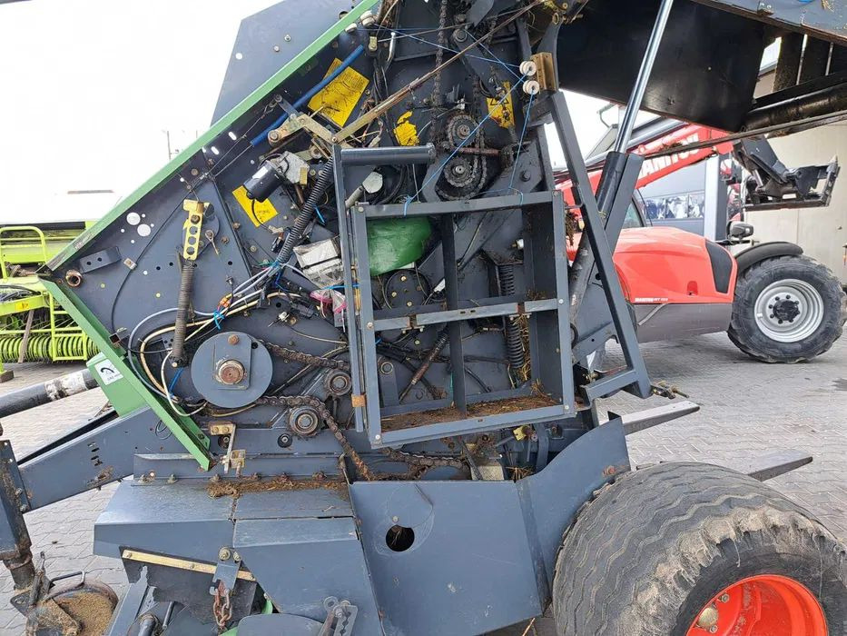Fendt 2600 Vicon 1901 - Ronde balenpers: afbeelding 4 Fendt 2600 Vicon 1901 - Ronde balenpers: afbeelding 4