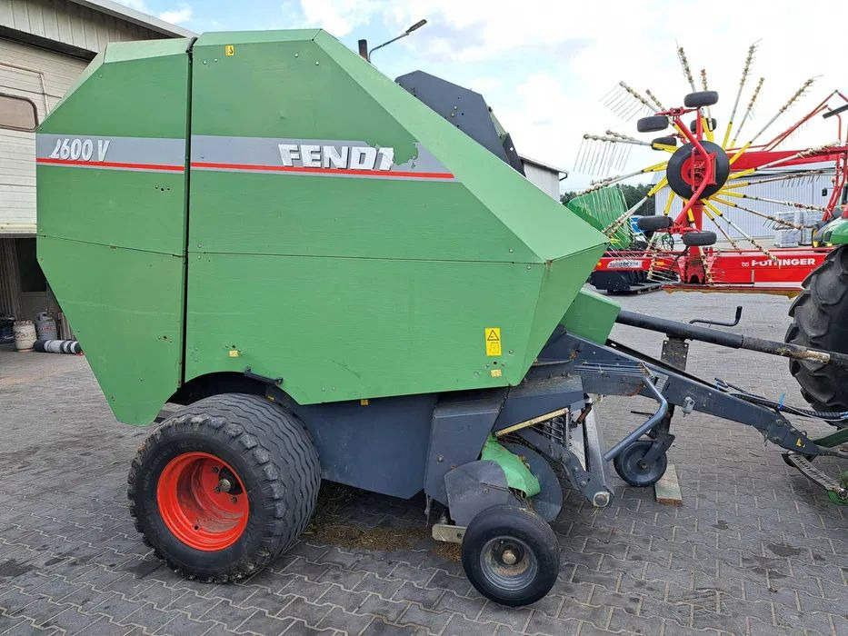 Fendt 2600 Vicon 1901 - Ronde balenpers: afbeelding 2 Fendt 2600 Vicon 1901 - Ronde balenpers: afbeelding 2