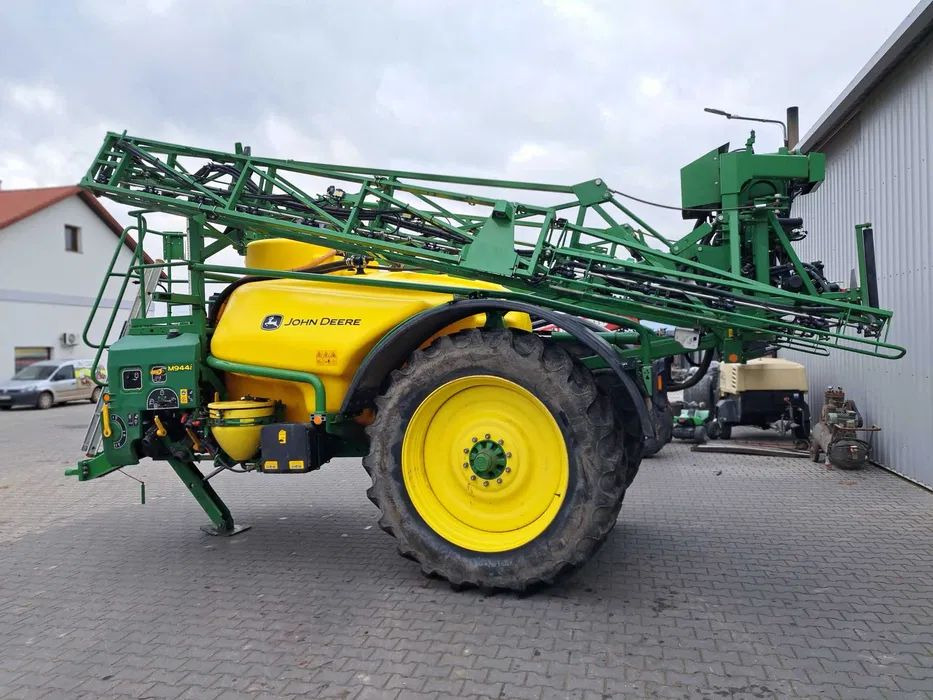 John Deere 944i - Getrokken veldspuit: afbeelding 2 John Deere 944i - Getrokken veldspuit: afbeelding 2