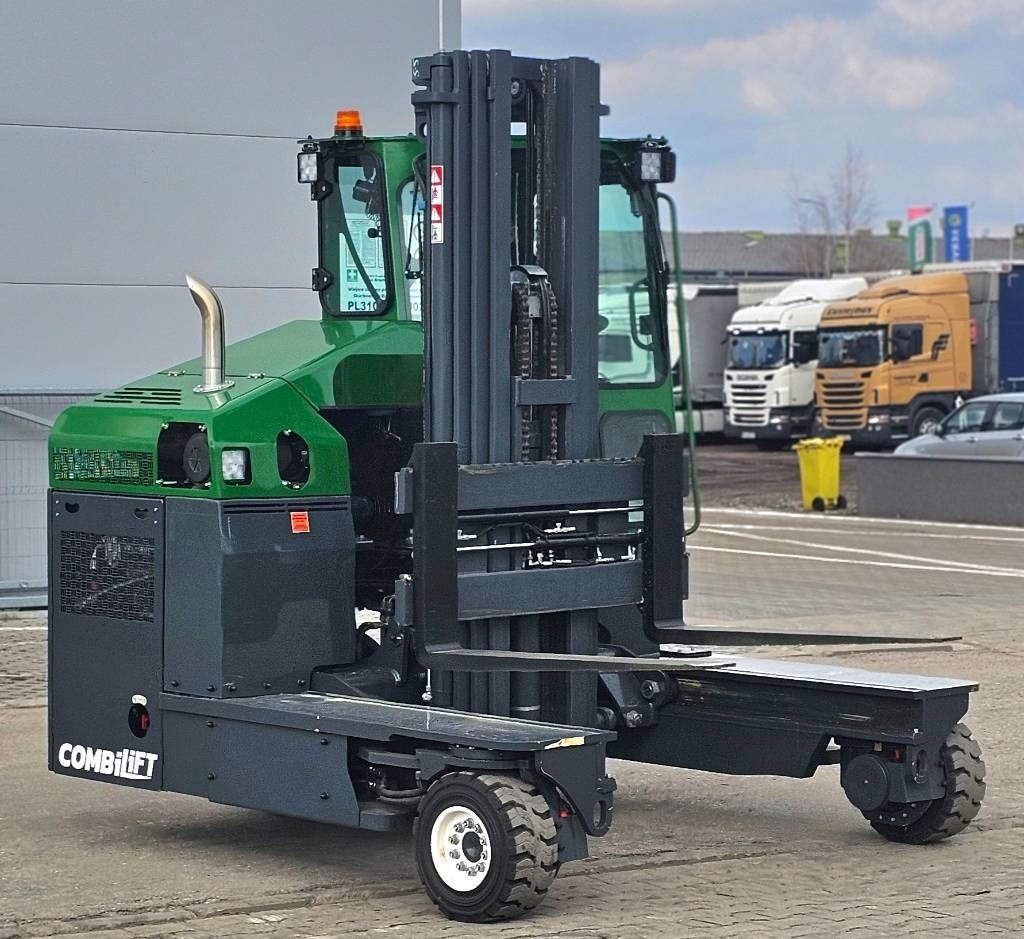 Combilift C 4000 D MK4 150 hrs ONLY! - 4-weg zijlader: afbeelding 4 Combilift C 4000 D MK4 150 hrs ONLY! - 4-weg zijlader: afbeelding 4