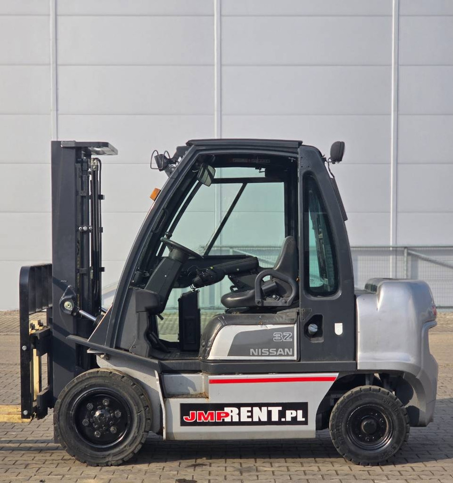 Nissan FGD02 A 32 Q - LPG heftruck: afbeelding 3 Nissan FGD02 A 32 Q - LPG heftruck: afbeelding 3