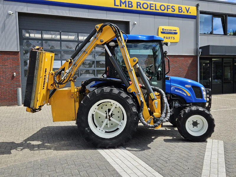 New Holland Boomer 3050 met Bos Maaiarm - Mini tractor: afbeelding 3 New Holland Boomer 3050 met Bos Maaiarm - Mini tractor: afbeelding 3