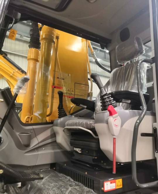 NEW MAXUS 13 Ton Crawler Excavator Warranty up to 10 YEARS НОВА Копарка гусенична MAXUS 13 тонн Гарантія до 10 РОКІВ NOWA Koparka gąsienicowa MAXUS 13 ton Gwarancja do 10 LAT - Rupsgraafmachine: afbeelding 3 NEW MAXUS 13 Ton Crawler Excavator Warranty up to 10 YEARS НОВА Копарка гусенична MAXUS 13 тонн Гарантія до 10 РОКІВ NOWA Koparka gąsienicowa MAXUS 13 ton Gwarancja do 10 LAT - Rupsgraafmachine: afbeelding 3