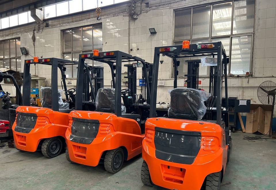 NEW MAXUS 2500 kg Electric Forklift Warranty up to 10 YEARS НОВИЙ Електричний MAXUS Візок для вантажів 2500 кг Гарантія до 10 РОКІВ NOWY Elektryczny MAXUS widłowy 2500 kg Gwarancja do 10 LAT - Elektrische heftruck: afbeelding 4 NEW MAXUS 2500 kg Electric Forklift Warranty up to 10 YEARS НОВИЙ Електричний MAXUS Візок для вантажів 2500 кг Гарантія до 10 РОКІВ NOWY Elektryczny MAXUS widłowy 2500 kg Gwarancja do 10 LAT - Elektrische heftruck: afbeelding 4