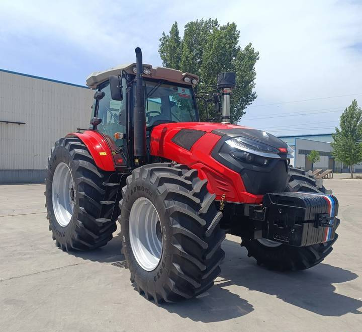 NEW MAXUS 280 HP 4x4 Tractor Warranty НОВИЙ MAXUS 280 К.с. 4x4 Трактор Гарантія NOWY Ciągnik 280 KM 4x4 MAXUS Gwarancja - Tractor: afbeelding 3 NEW MAXUS 280 HP 4x4 Tractor Warranty НОВИЙ MAXUS 280 К.с. 4x4 Трактор Гарантія NOWY Ciągnik 280 KM 4x4 MAXUS Gwarancja - Tractor: afbeelding 3
