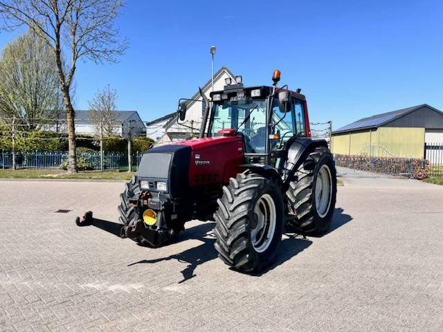 Valtra 6400, Luchtremmen, Fronthef, Frontaftakas - Tractor: afbeelding 4 Valtra 6400, Luchtremmen, Fronthef, Frontaftakas - Tractor: afbeelding 4