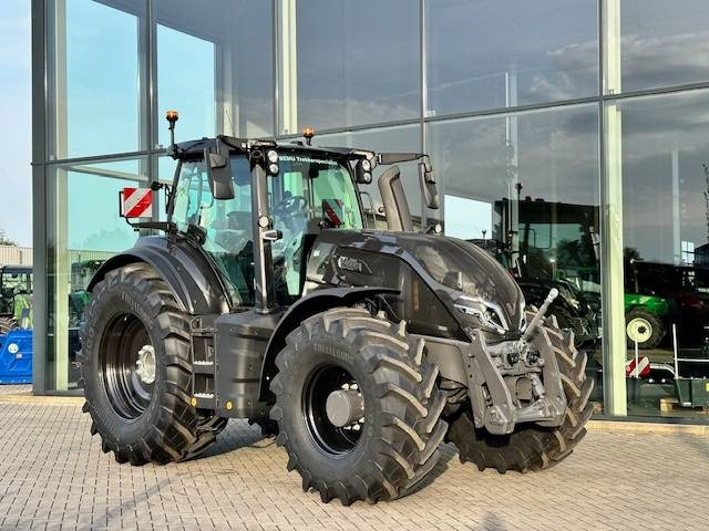 Valtra Q225 Alle opties! ook twintrac! - Tractor: afbeelding 2 Valtra Q225 Alle opties! ook twintrac! - Tractor: afbeelding 2