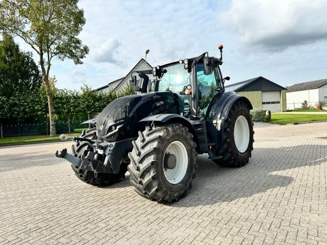 Valtra T235 Direct Smart Touch TWINTRAC! 745 HOURS - Tractor: afbeelding 2 Valtra T235 Direct Smart Touch TWINTRAC! 745 HOURS - Tractor: afbeelding 2