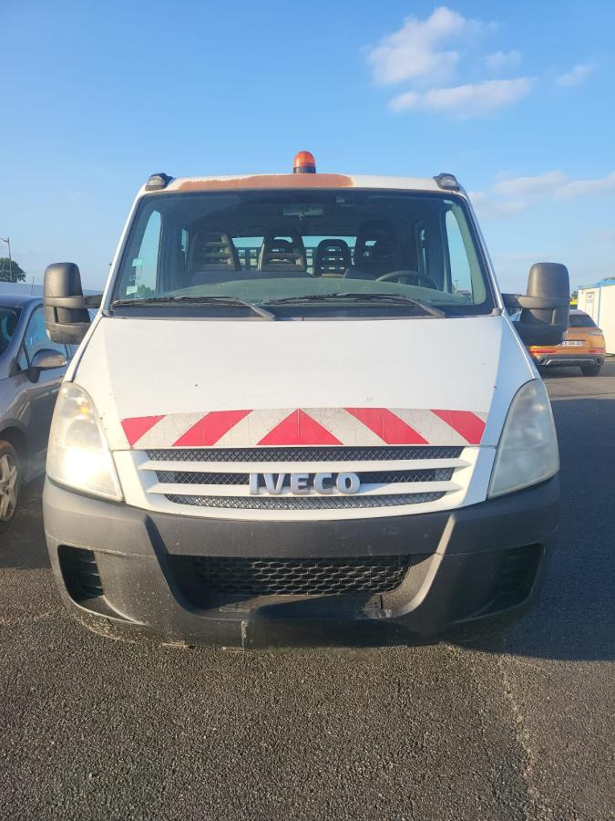 Iveco 35C12 - Kipper bestelwagen: afbeelding 2 Iveco 35C12 - Kipper bestelwagen: afbeelding 2